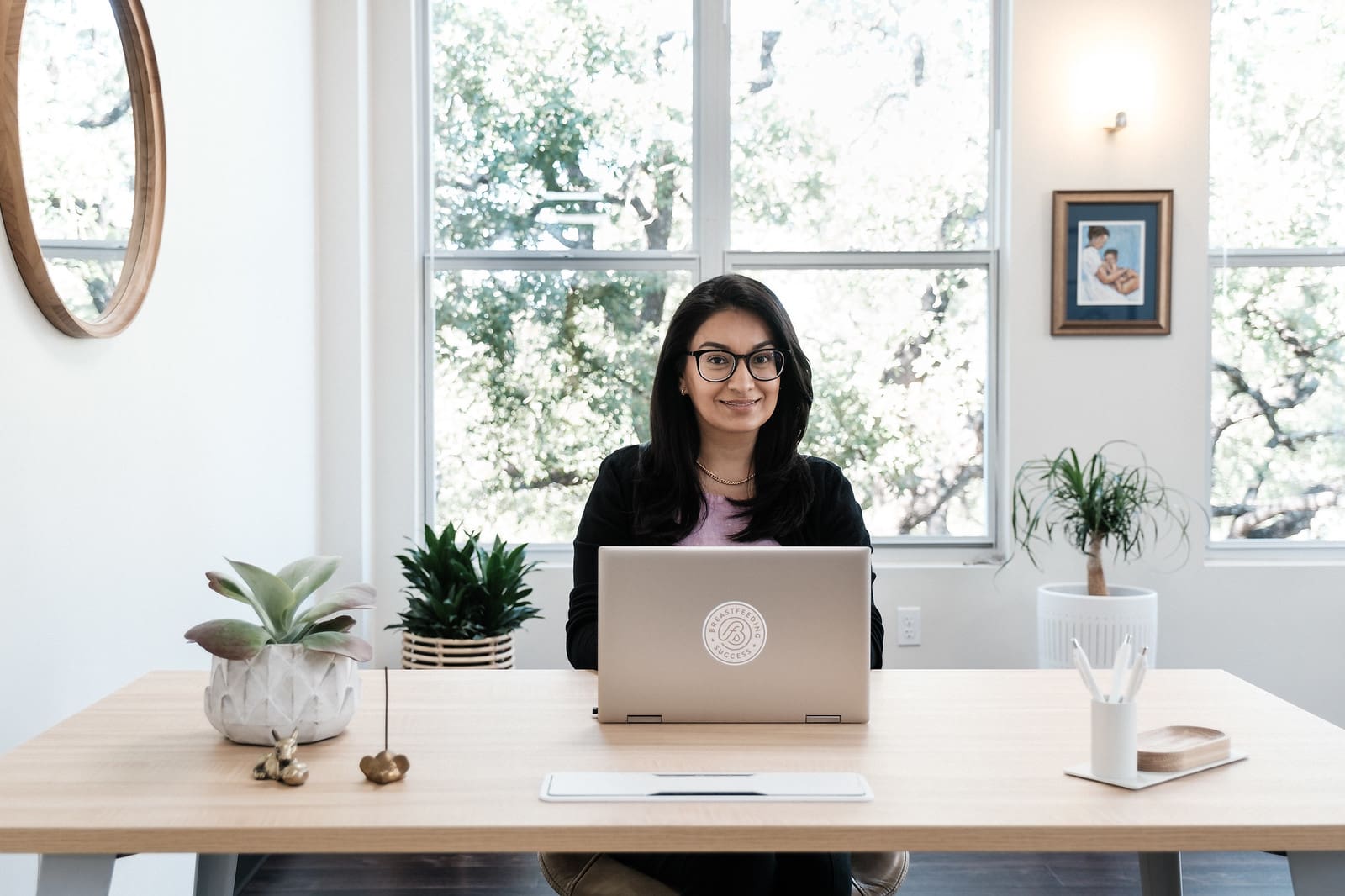 Parmer receptionist2 Parmer Lane Location - Breastfeeding Success - Lactation Services